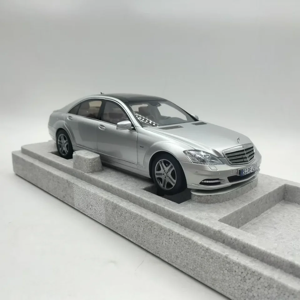 MH MotorHelix Limited Edition Die-Cast 1:18 Scale Benz S600L W221 Luxusný sedan simulácia zliatiny zliatiny Fanúšikov