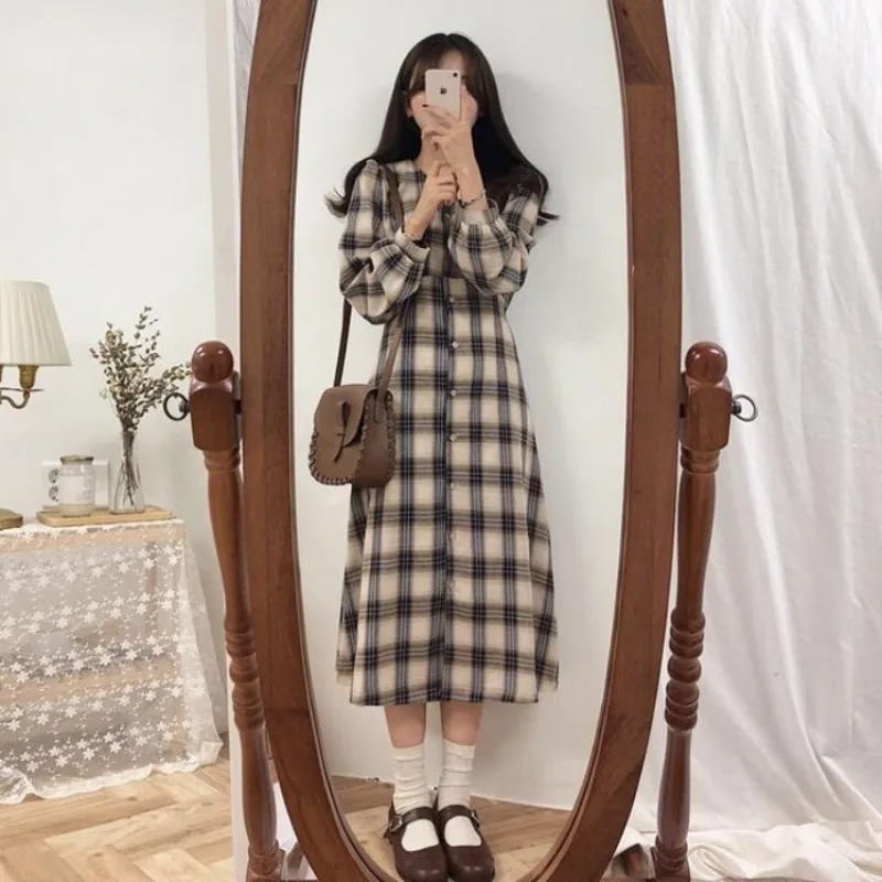Midi promócia retro žena s dlhým rukávom šaty Plaid Soft Dresses for Women Casual Youth Lacná elegantná párty KPOP Kórejská móda