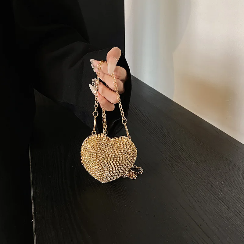 Mini Love Small Bag 2024 Nový módny vodný diamantový taška na rameno s malými voňavými perly crossover banketový taška
