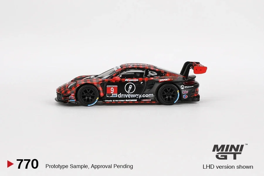 Minigt 1:64 R #9 GTD Pro Pfaff Motorsports Diecast Model CAR
