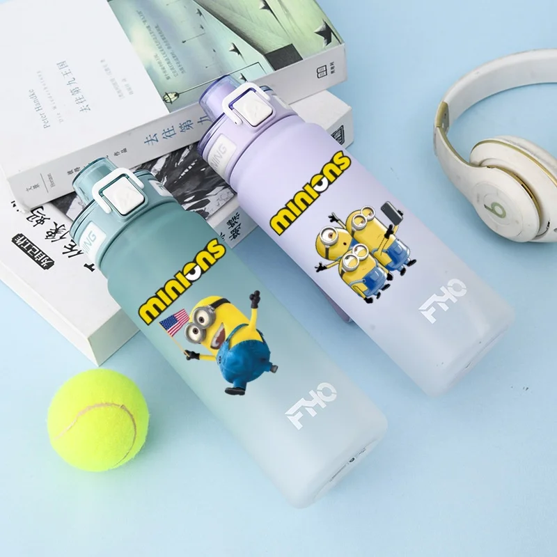 Minion anime znaky 750 ml vodného pohára prenosný vonkajší kemping veľká kapacita nepriepustná vodná fľaša fľaša Detský darček