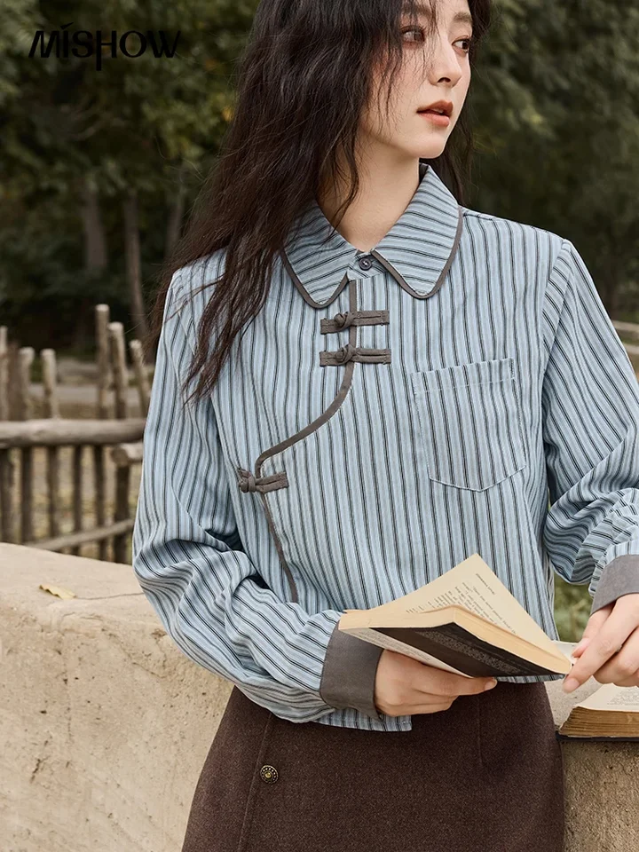 Mishow Chinese Tirkera Dámsky modrá šedá pruhovaná patchwork blúzka 2024 Zimné voľné klopa Top retro vreckové tričko MXD43C0332