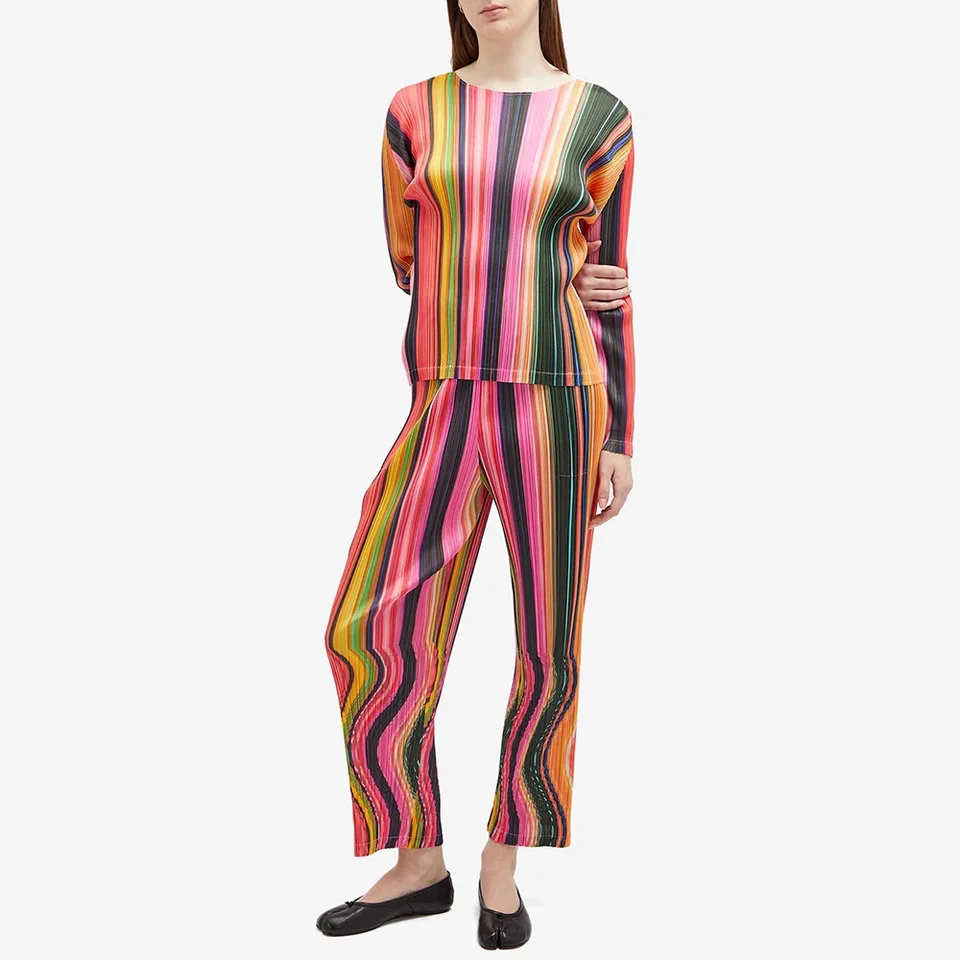 Miyake Dámsky okrúhly krk s dlhým rukávom Top + deväť minútových nohavíc Dvojpätie Pleat Pink Pink Warp Vytlačené rovné nohavice jar 2025