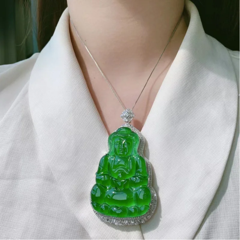 Mjanmarská ľadová pikantná zelená bohyňa prívesok Buddha Jade vykladaná pre mužov a ženy