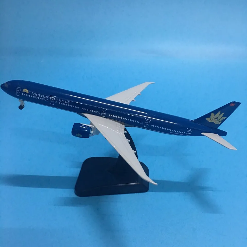 Model lietadla Jason Tutu Plane Model Vietnam Boeing 777 Model lietadla 1: 200 Diecast kov 20 cm lietadlá lietadlá