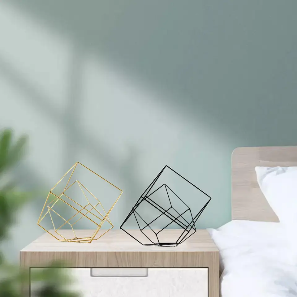Moderná kocka Geometrická abstraktná socha minimalistické figurínové dekorácie domáceho displeja Nepravidelná línia Displej Ozdob