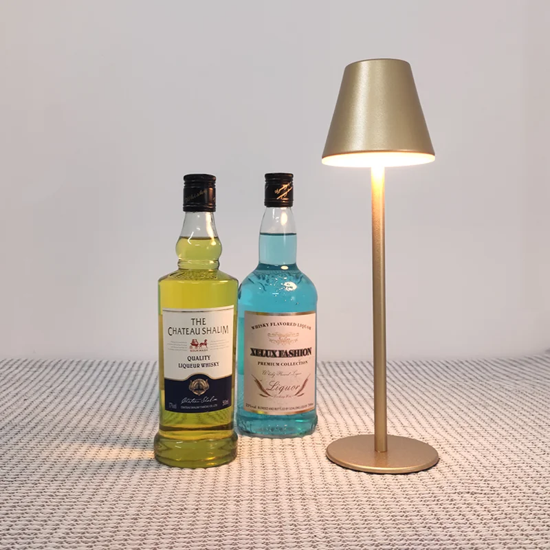 Moderná LED LED bezdrôtovej lampy nabíjateľnú batériu Desk Lamp dotyk Atmosféra Stolová lampa Osobnosť Hotel Cafe Restaurant Table