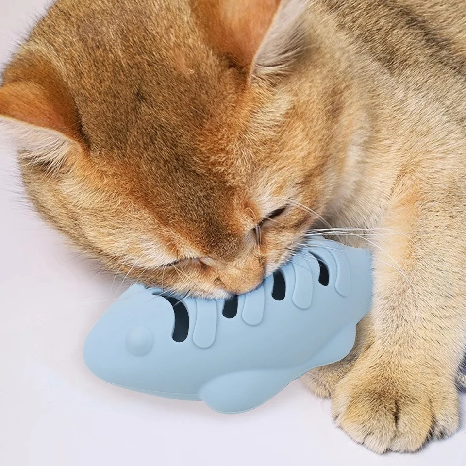 Modrá interaktívna hračka pre mačky pre vnútorné mačky podávač na výdaj s výdajom s výrobou Treat & Catnip