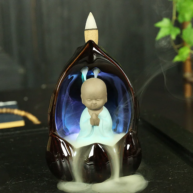 Monk a Buddha Backflow Kadidlá kužeľ keramika LED farby Menia