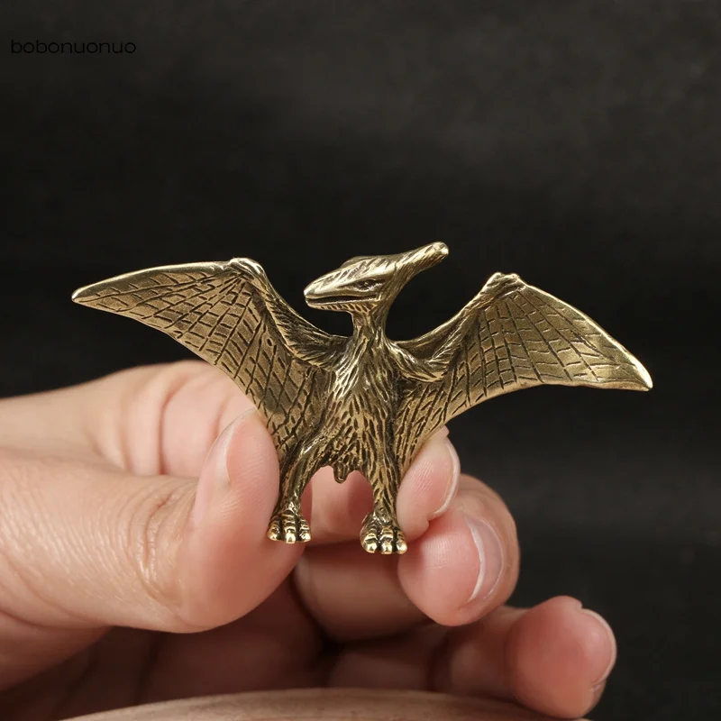 Mosadz Solid Jurassic Dinosaur Pterosaur Mini socha kancelárske stolné ozdoby Čaj Pet remeslá zvierat figuríny miniatúry hračky darček