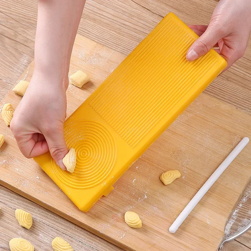 Multifunkčný špagetový makarónový výrobca cestoviny výrobcu rezance s výrobou s rolling tyčinkou noddle cutter Planchette form kuchynský náradie