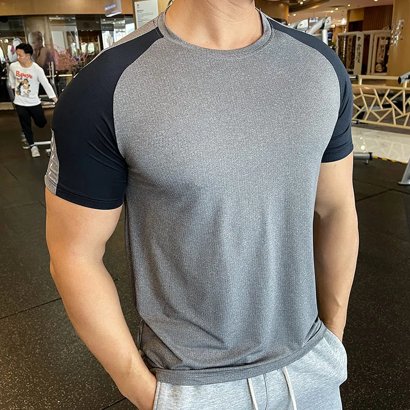 Muži, ktorí bežia tričko s krátkym rukávom Rýchle suché tričko Mužská telocvičňa Fitness Kulturistika Jogging Tees Tops spandex elastické oblečenie