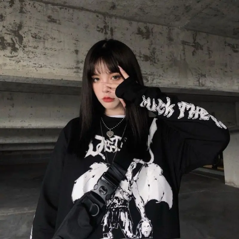 Móda Loose Streetwear Harajuku Demon Print Summer Žena s dlhým rukávom Príležitostné vinobranie Ženy Čierne odpaliská Top punk gotické tričká