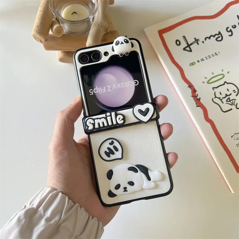 Módna 3D karikatúra roztomilý úsmev Panda White Leather puzdro pre Samsung Galaxy Z Flip 6 5 3 4 5G Záves