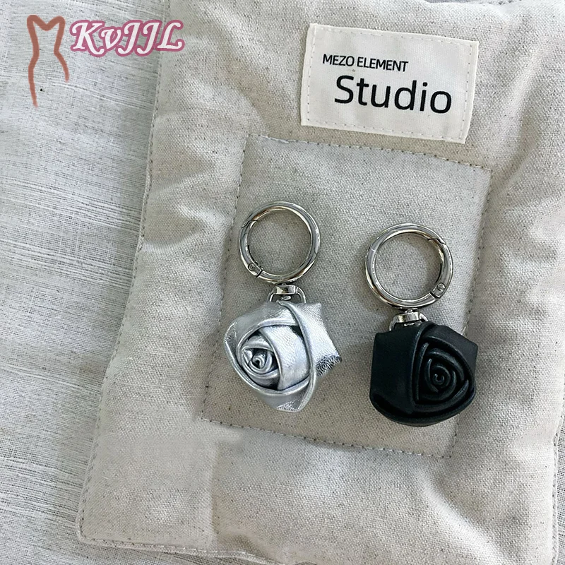 Módna imitácia kožená ruža kvetinová kľúče Keychain kabelka prívesok Sladké chladné čierne ružové keyrings dekorácie doplnky nové darčeky