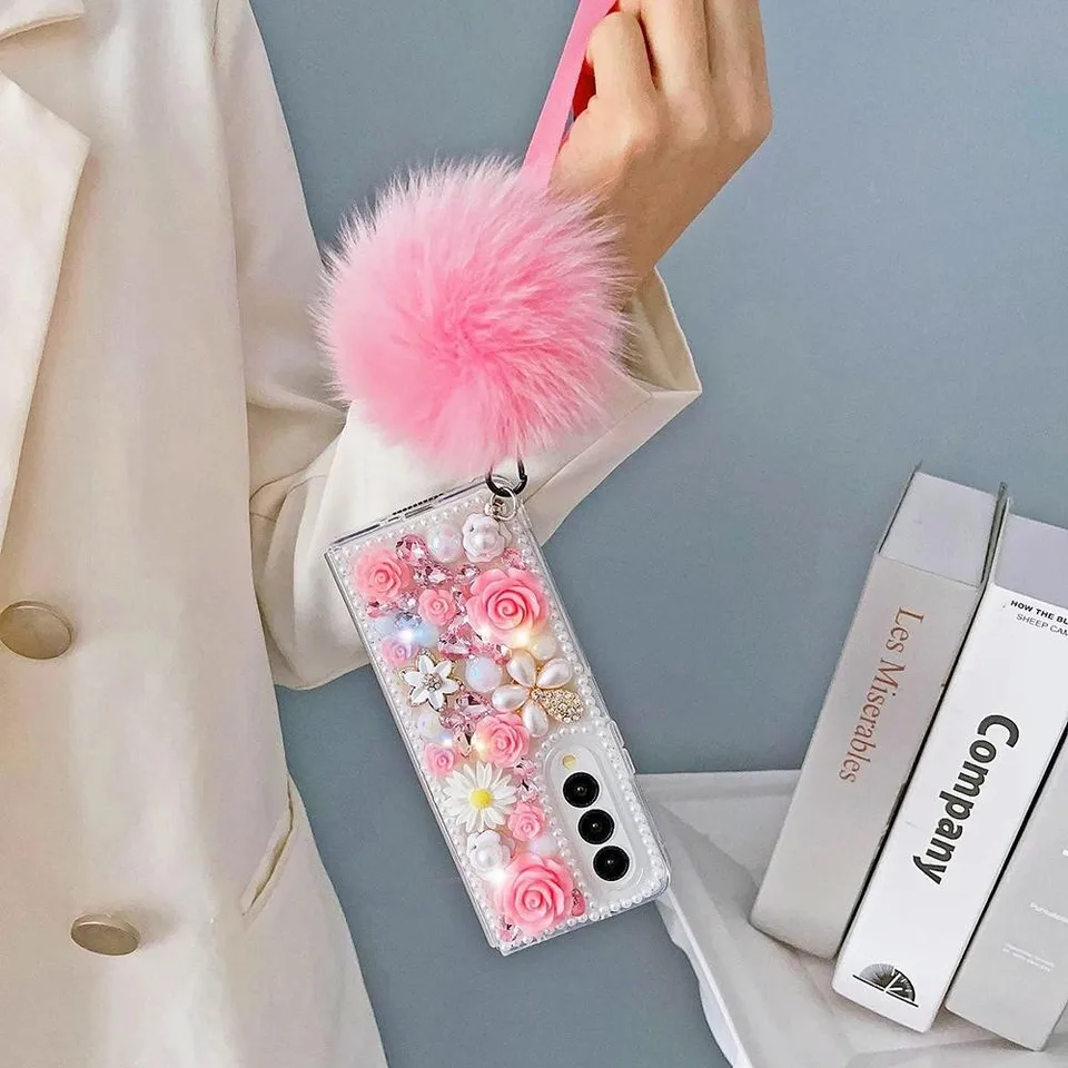 Módna kvetina ružovej kvetiny Daisy bling Diamond Hairball Ručné popruhy Gemstone Case pre Samsung Galaxy Z Fold 6 5 4 3 2 5G