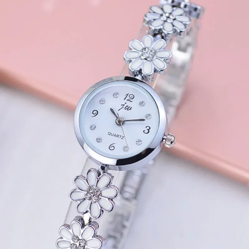 Módne dámske náramky hodinky Daisy vykladané diamanty elegantné šaty Quartz hodinky Dámske hodiny relogio feminino reloj para mjer