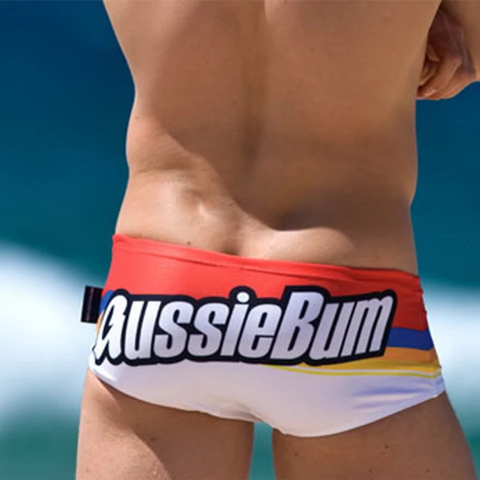 Módne dúhové trojuholník plávajúce kmene Európske a americké mužské pruhy pláž pláž surfovanie outfing letné horúce jarné nohavice bikiny