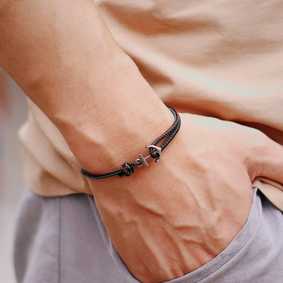 Módne muži kotvená náramok s etnickými šnúrkami nastaviteľné ručne vyrábané prémiové braclet pláž surfovanie