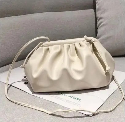 Módne oblaky zabalené mäkké pu kožu s malým taškou na rameno šikmé knedlové tašky kabelky Denné spojky tašky Messenger Crossbody Bag