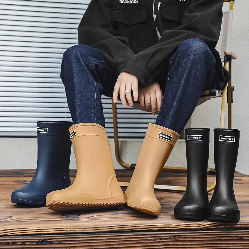 Módne pánske dažďové topánky gumové gumy Gumboots 2025 sklz na strednú kálu nepremokavé pracovné topánky Pohodlne nekĺzavé rybárske topánky pre mužov