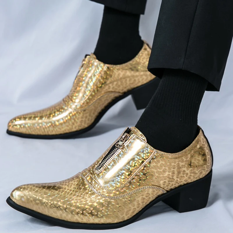Módne pánske svadobné šaty patentované kožené topánky Muž Gold Blue Black Prom Punk Rock Homecoming Oxford obuv obuv Zapatos hombre