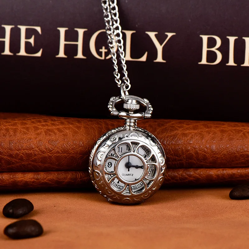 Módne vinobranie žien Quartz Pocket Watch zliatiny kvety dutina out lady dievčenský sveter retiazku náhrdelník prívesok
