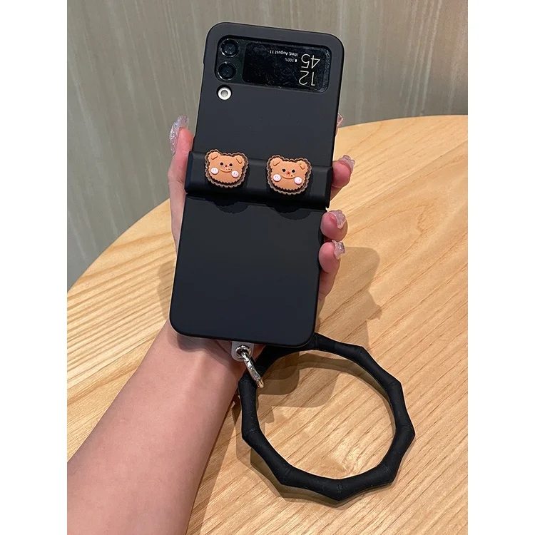 Módny mäkký silikónový ručný prsteň náramok 3D roztomilý karikatúra Bear pánta čierny obal pre Samsung Galaxy Z Flip 6 5 4 3 5G
