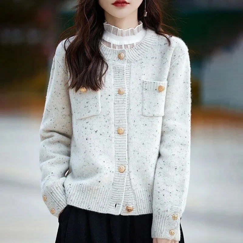 Módny okrúhly krk s dlhým rukávom pletený sveter sveter Nová jar jesenná zimná zimná zimná single Breasted Knit Sweater Ženský kabát