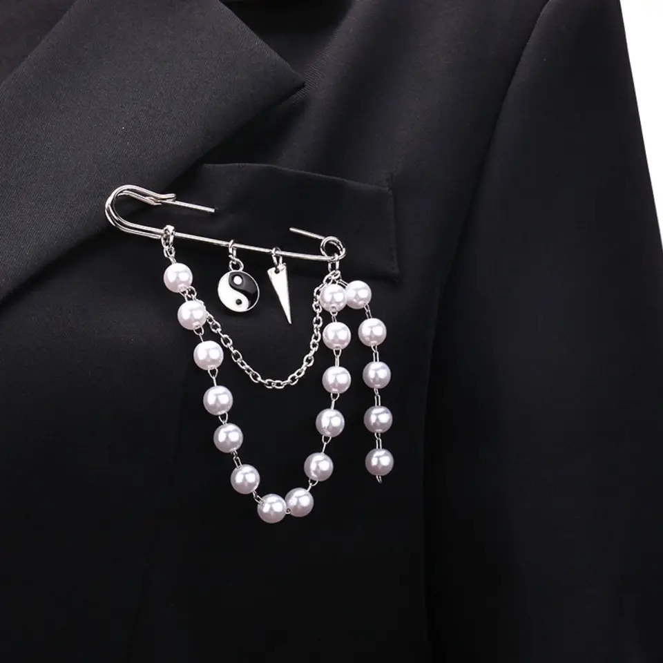 Módny prívesok Bear Bear Butterfly Brošový sveter klip brožovky šperky kamienok kamienok Claw retiazka Tassel Cardigan Clip