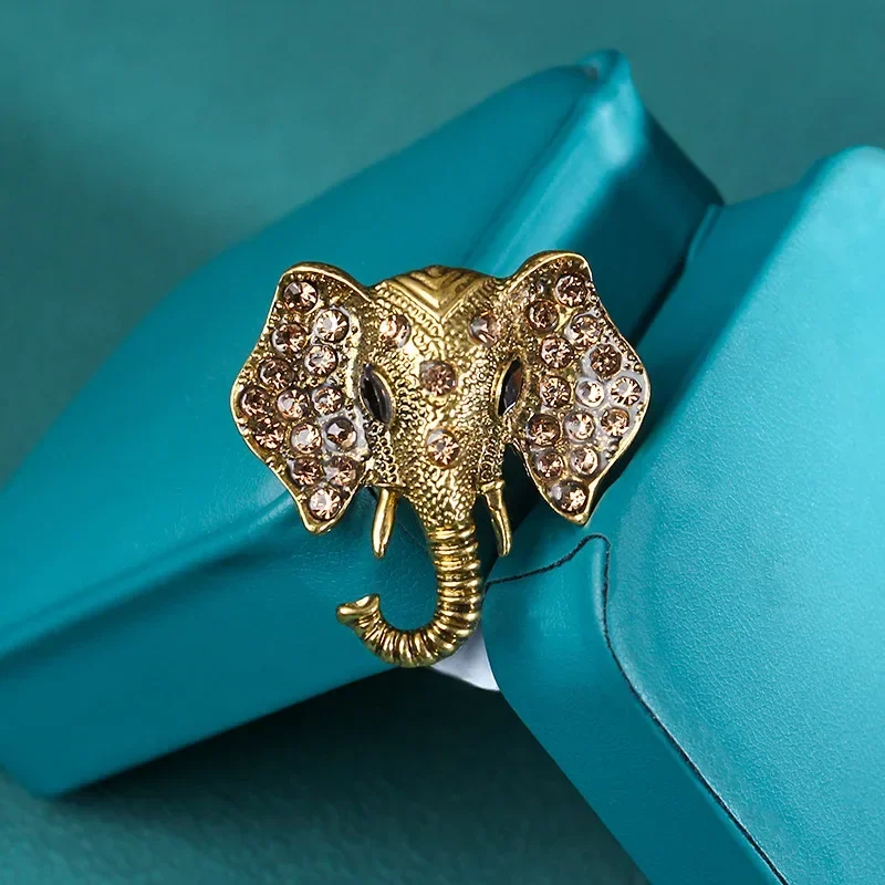 Módny roztomilý slon zirkónový odznak brošňa pre mužov a ženy oblečenie šaty PIN Trendy Lucky šperky pár darček
