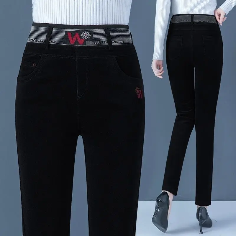 Módny trend jesenné zimné zimné kordovky Panty