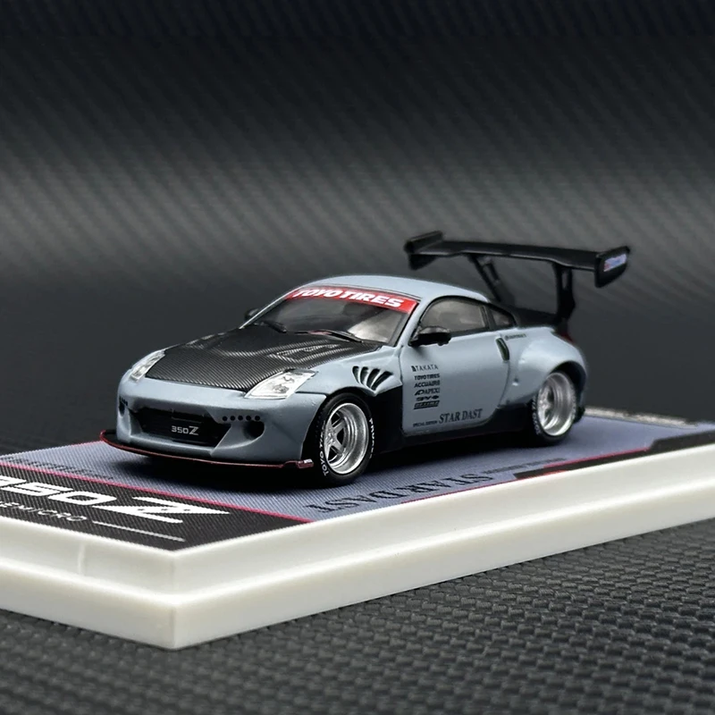 Na sklade 350Z šedá zelená uhlíková doba Micro 1:64 Hood Diecast Dieorama Model Model Collection Toy TM