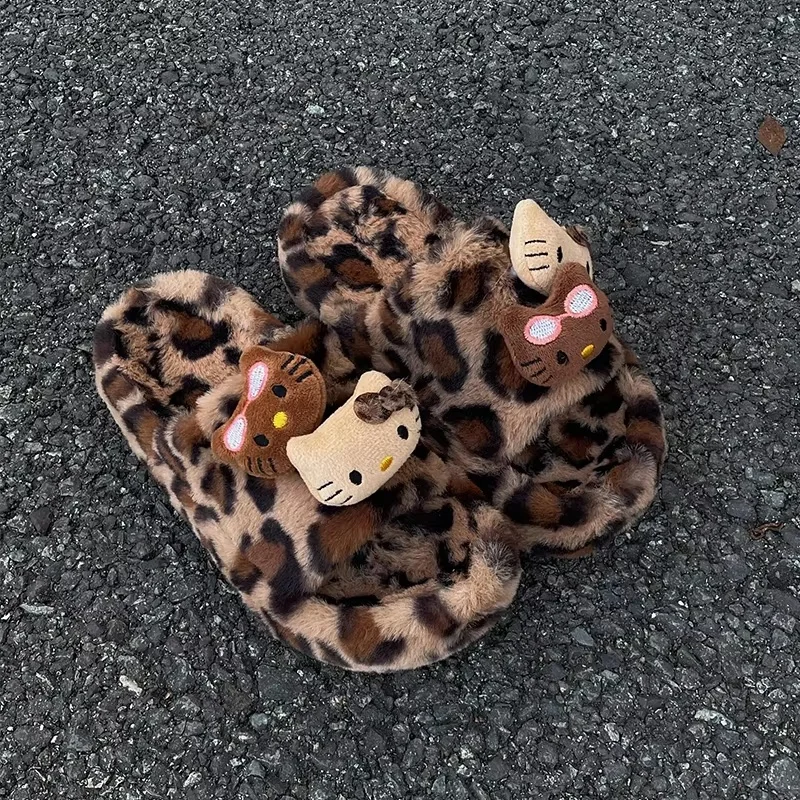 Na sklade Hello Kitty Sanrio Leopard Tlač plyšového plyšového nekĺzania vonkajšieho domáceho papuče jeseň zimná zimná kawaii darček pikantné dievča hrubé dno