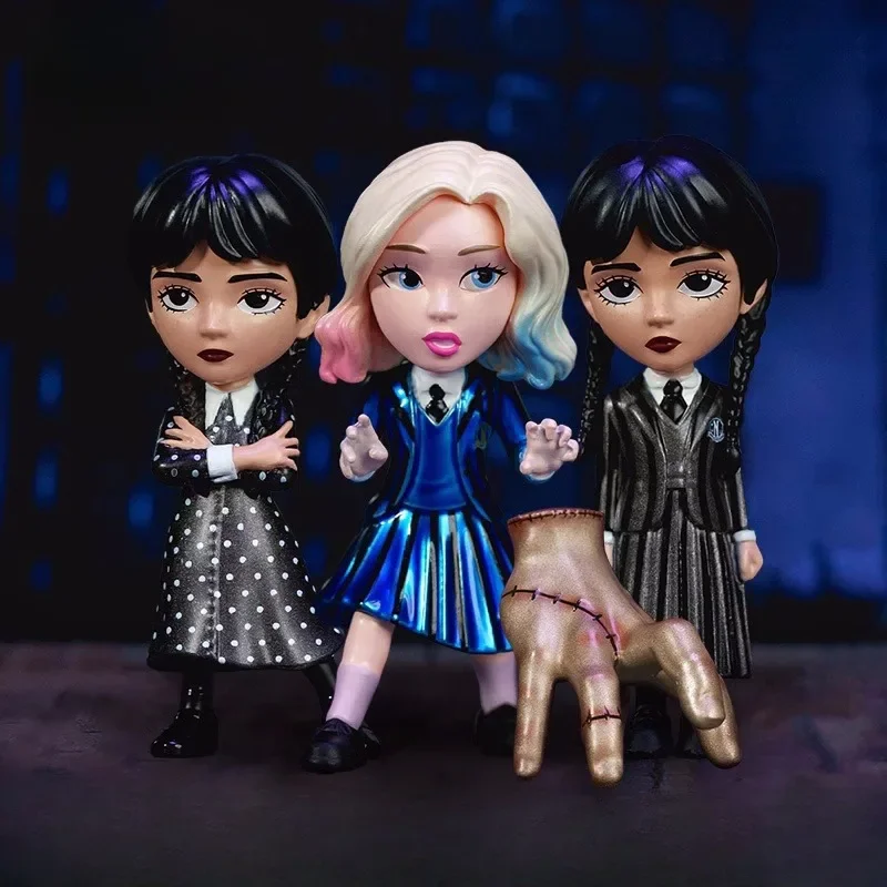 Na sklade v stredu v stredu Addams Family 2,5-palcová kovová enid sinclair ozdoby Dolls Ručne vyrobené hračky Zbierka Holiday Gift