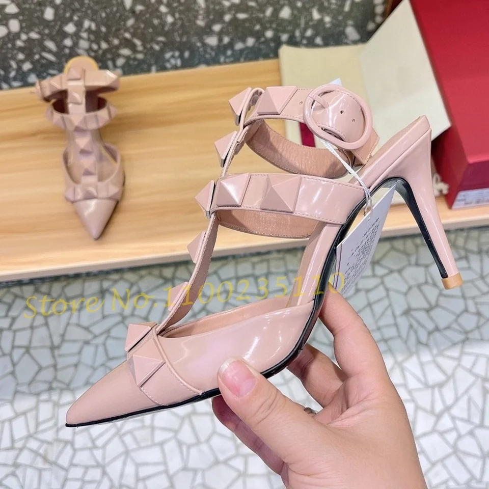 Nahé špicaté nity sandále s podpätkami Dámske kovové sponky T-relip luxusná značka Sandals Sexy ženské letné trendové šaty topánky