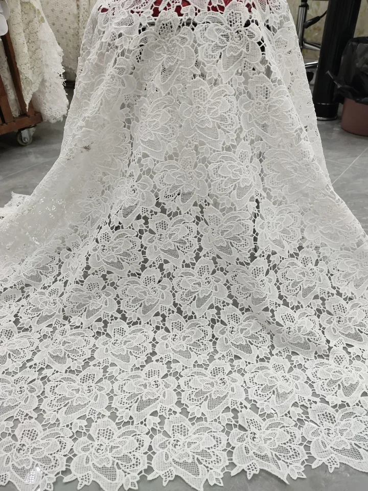 Najnovšie nigérijské africké mlieko hodvábne čipky tkanina 2023 Vysoko kvalitné šnúrky Lace Lace Lace Svadobný materiál pre nevestu kjft2335a