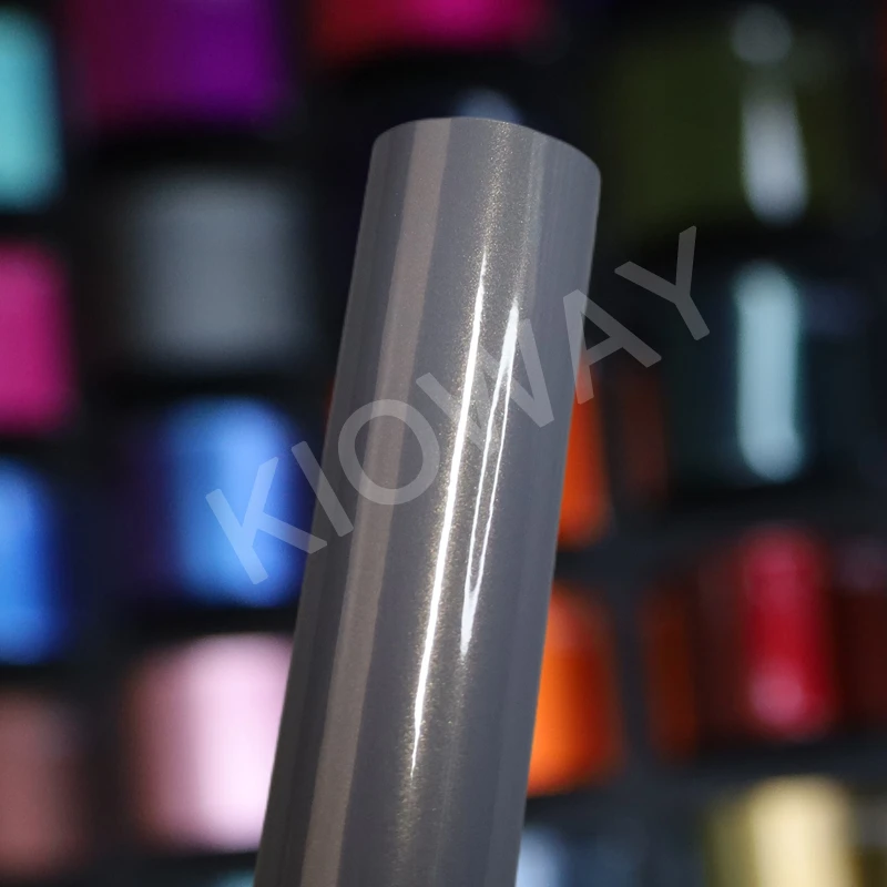 Najvyššia kvalita domáceho sa pet bernina šedý vinylový fól Pet Gloss Gloss Metallic Vinyl Wrap Plastová vložka pre záruku za zábal automobilu