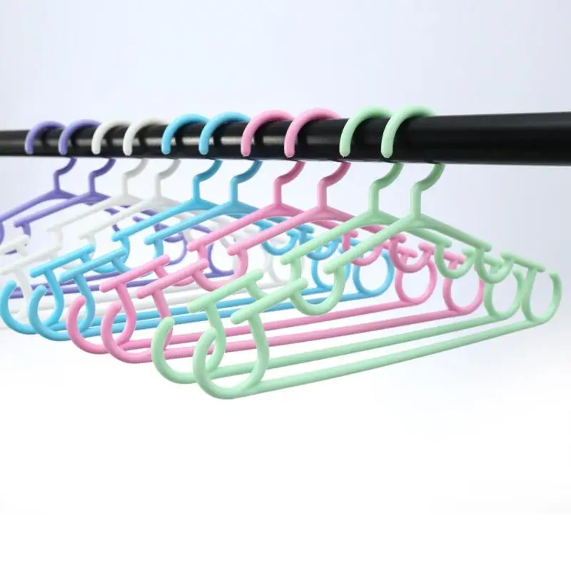 Nastavte prenosné detské šaty vešiak batoľa batoľa Plastové vešiaky Hook House for Kids