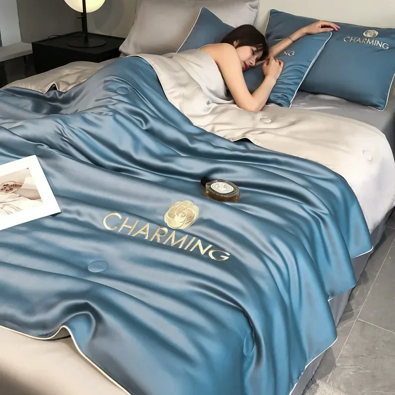 Nebeské hodvábne letná prikrývka A voda trieda A Washable Few Lumen Summer Cool Quilt Set letná klimatizácia vyšívaná prikrývka