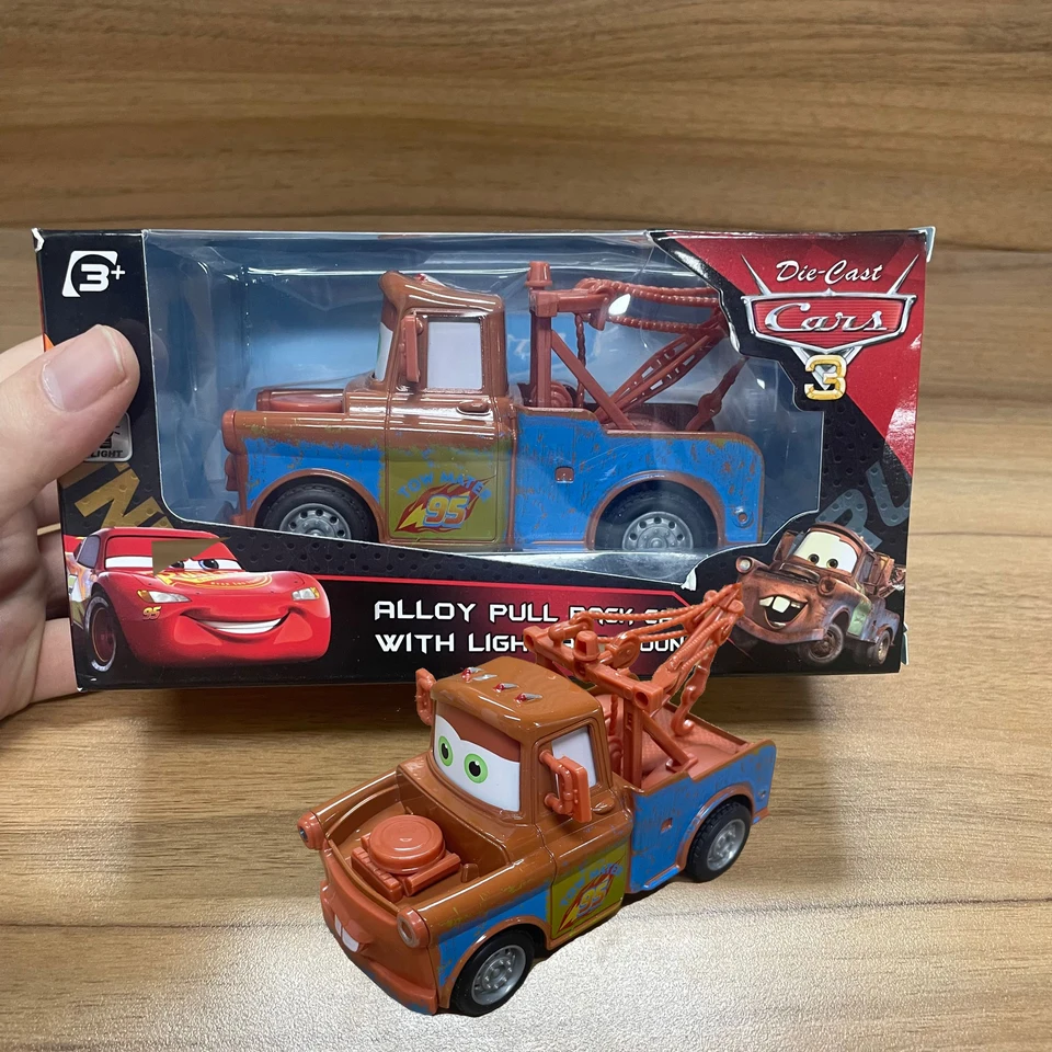 New Disney Pixar Cars 3 Lightning McQueen Big Wheels Strýko kamión Ramirez Storm Jackso Cruz zliatiny Zvuk a ľahké hračky Darčeky