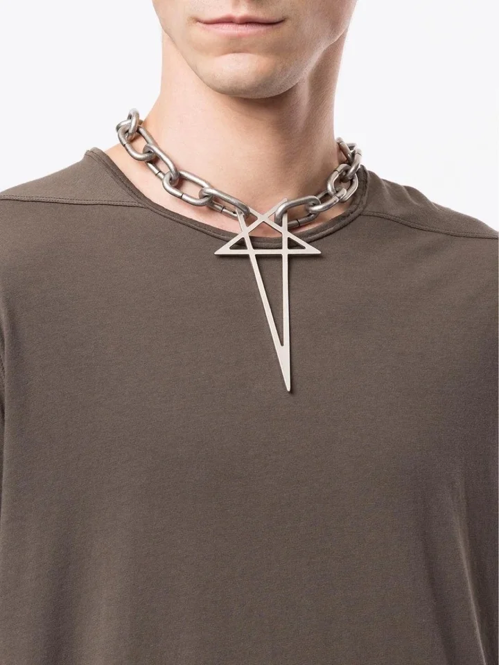 Nezávislý päť špicatý hviezdny náhrdelník Men ženy neutrálne RO Dark Pioneer Craftsman Styl Star Star Key Chain