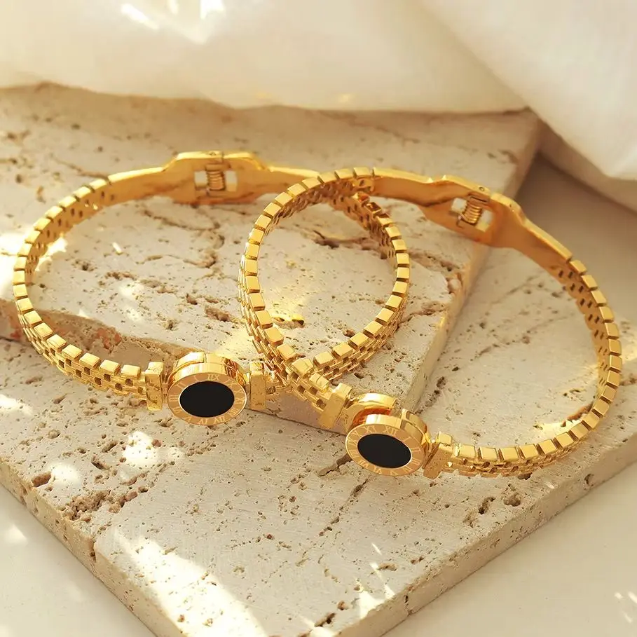 Nivora z nehrdzavejúcej ocele Round Hollow Bangle pre ženy vyrezávané rímske číslice čierne akrylové ženy náramok náramok náramok náramok