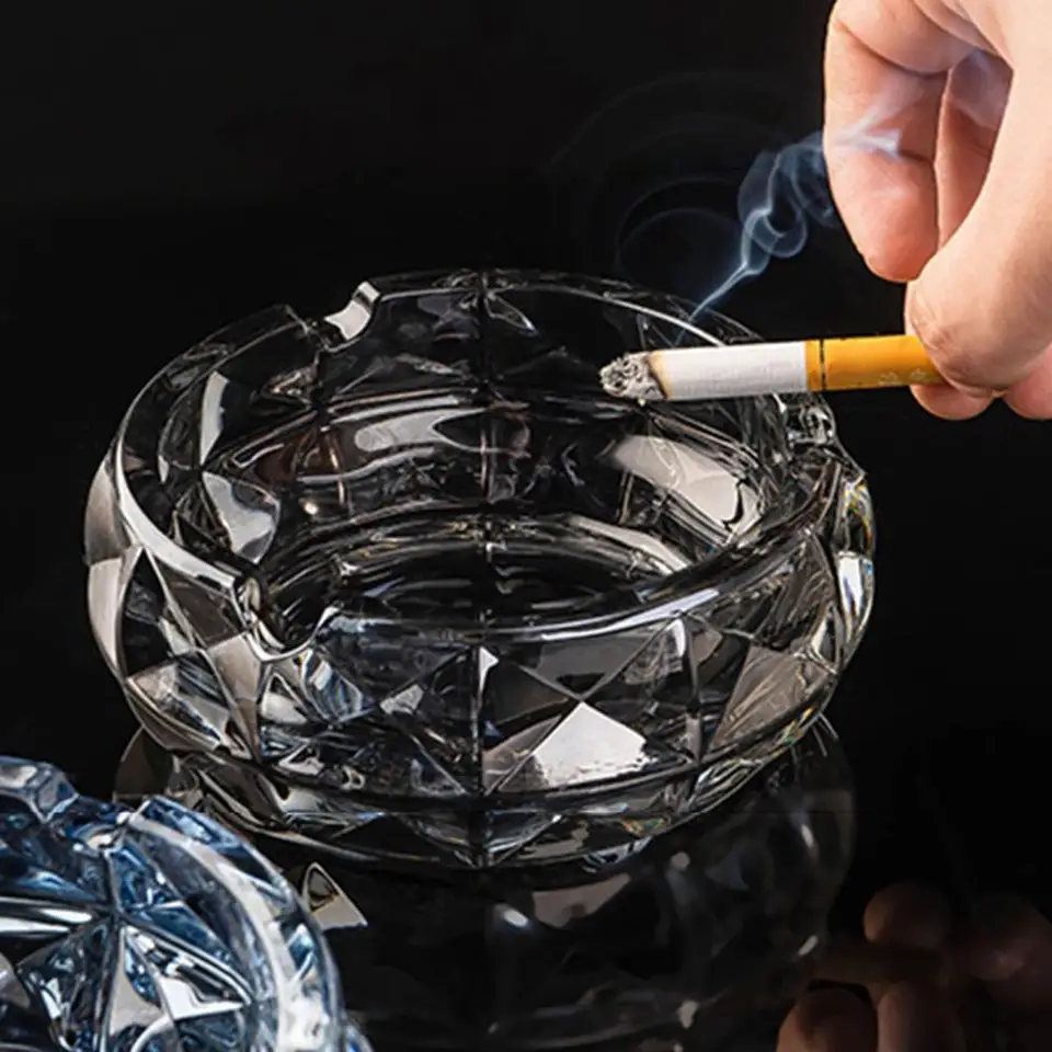 Nordic Home and Office Ins Populárny diamantový kryštálový sklenený popolník prenosný dekoratívny držiak popolníka cigaru 재떨이