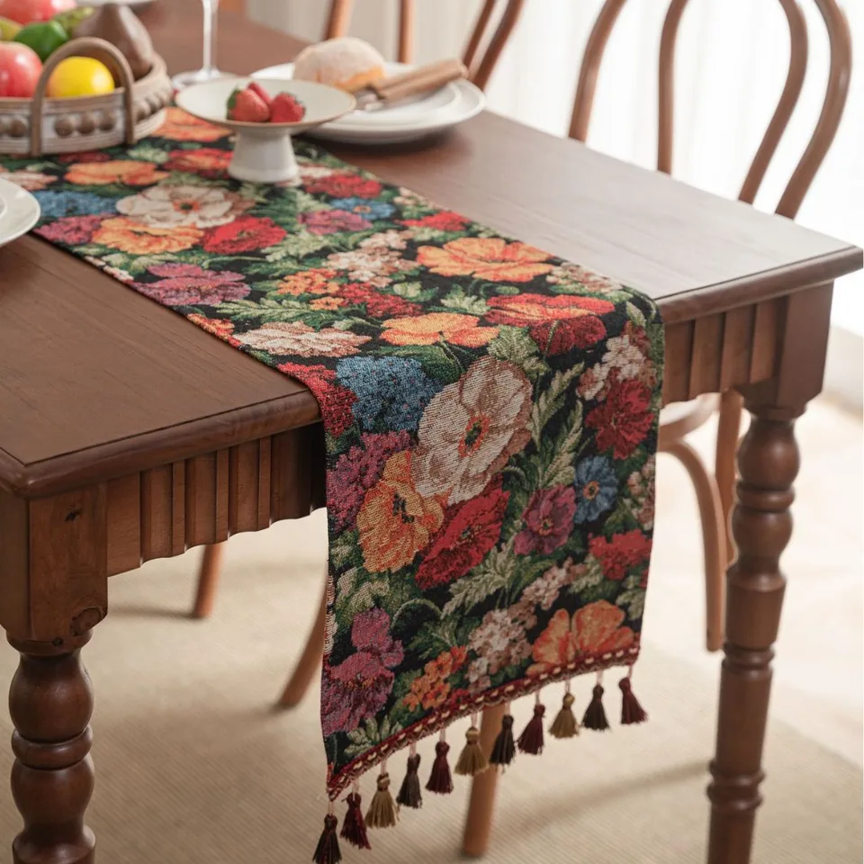 Nordic Iris Jacquard Blower Table Runner s strapcami kuchynský jedálenský stôl Nastavenie dekorácie Dlhý pás Zhruba stolný bežec