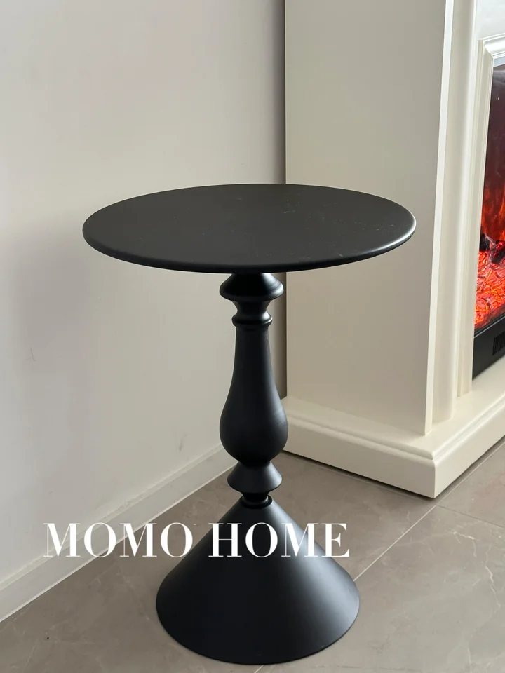 Nordic Modern Simple Wronght Iron Edge Pohovka rohový lôžko Malý okrúhly stôl jedáleň prízvuk obývacia izba v štýle