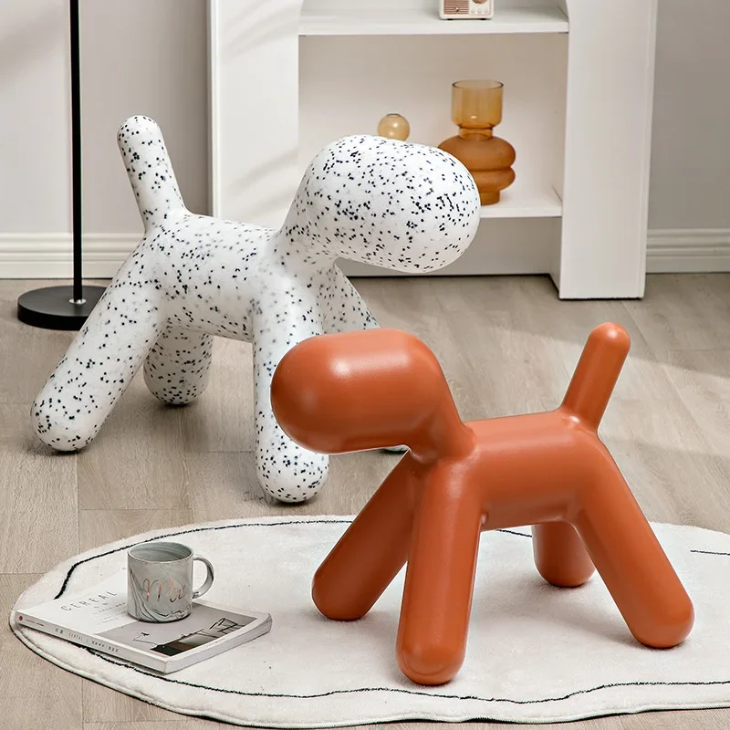 Nordic Ottoman Creative Design Dog Plastické detské stoličky Luxusné multifunkčné stolice Dekoratívne obývacia izba Nábytok