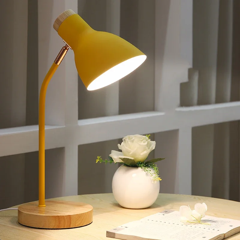 Nordické moderné jednoduché drevené stolové lampa spálňa lôžko Kreatívne stolové čítanie na ochranu očí hadica stolová lampa lampa