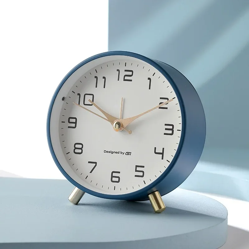 Nordický luxusný budík tichý študent Používajte matné kovové stolové hodiny minimalistické hodiny