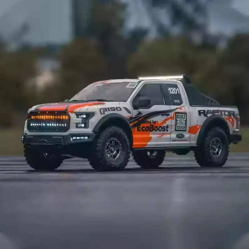 Nová 1/8 simulácie Raytheona Ford Raptor F150 Pickup Electric Glicing Cars Diferenciálny zámok Detský detský hračky Darčeky